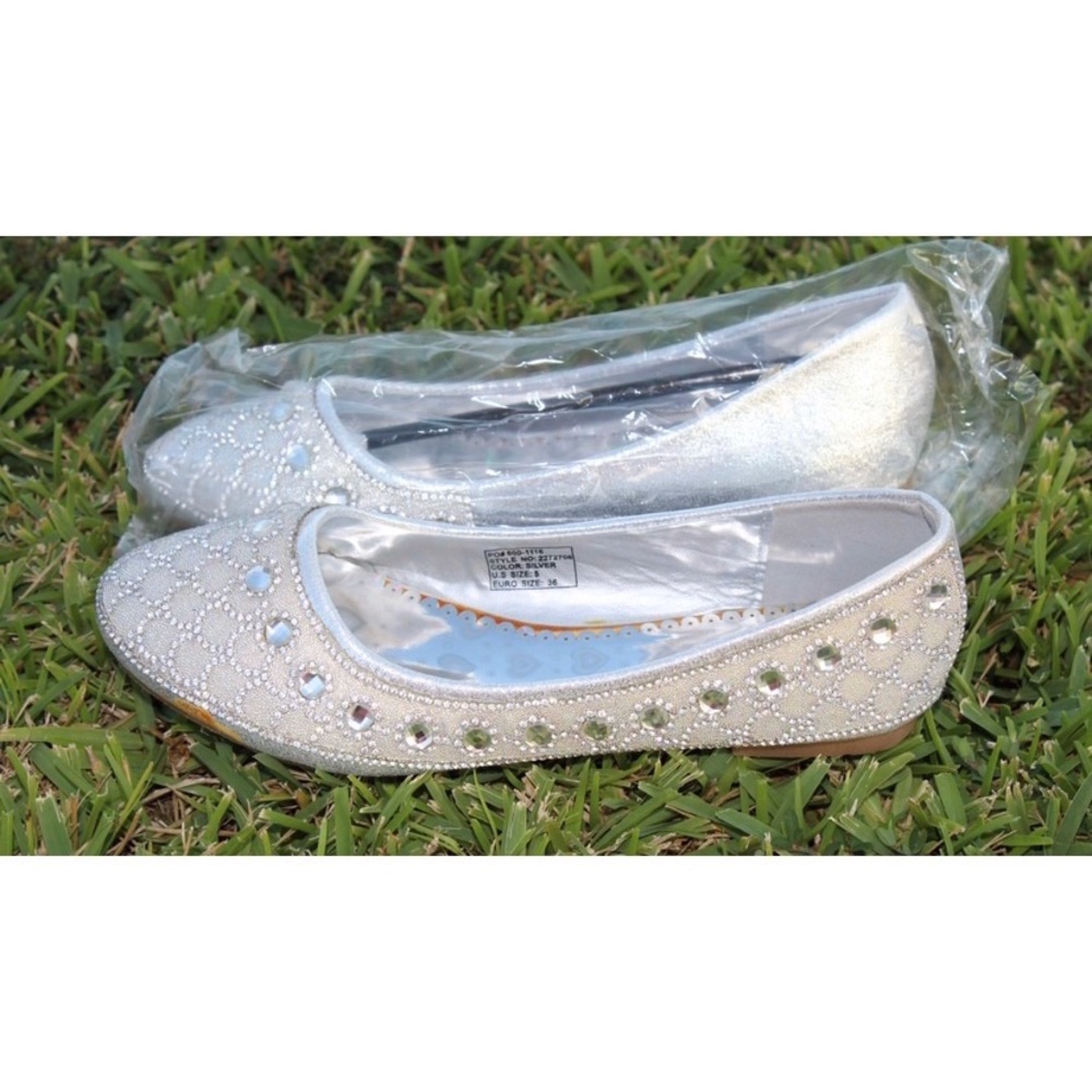 Girl’s slip on shoes